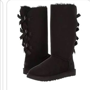 Uggs Bailey Bow II boots size 8